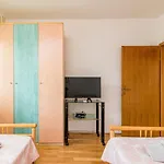 Jere-1 By Interhome Lejlighed Pula
