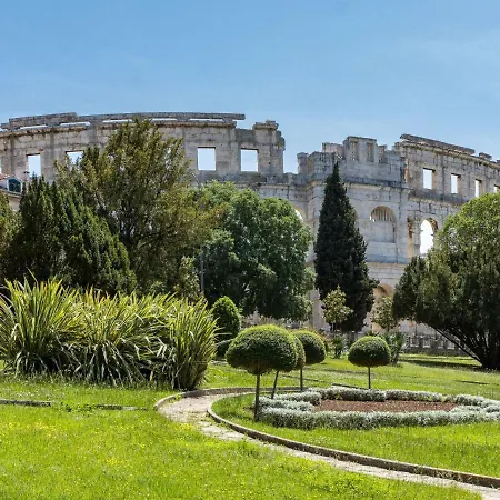 Jere-1 By Interhome Daire Pula